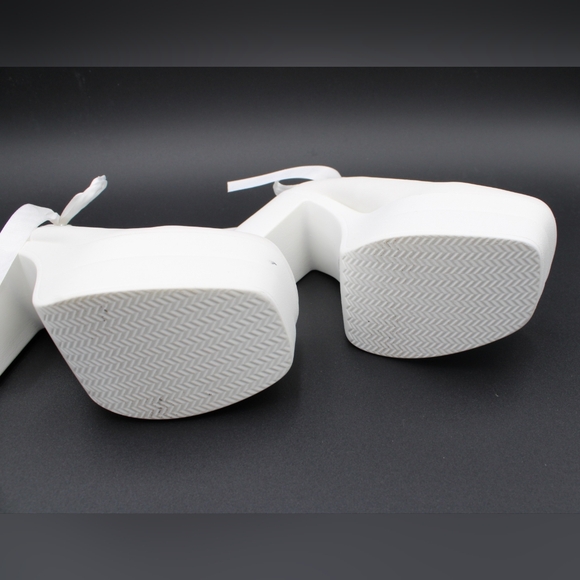 Women’s Pearl Decor Chunky Heeled Ankle Strap Heels – Size 6.5 (EU 37) - Picture 9 of 9